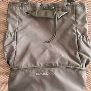 Beyond Yoga Gray Convertible Shoulder Tote Backpack Gym Bag